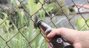 8 интересных способов открыть бутылку без штопора