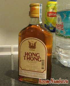 Бутылка виски Hong Thong