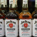 Бутылки бурбона Jim Beam