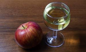 фото домашнего вина из яблочного сока