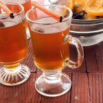 Горячий алкогольный яблочный сидр