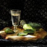 Лучше запивать или закусывать алкогольные напитки и почему?