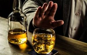 Можно ли употреблять алкоголь, если рак уже обнаружен? Можно ли пить спиртное после химиотерапии? Ответ на эти вопросы – категорически – нет.