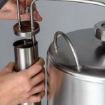 Поговорим о том, как правильно гнать самогон с сухопарником.