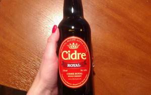 Сидр градусы. Вишнёвый сидр градусы. Сидр cidre Royal. Яблочный сидр градусы.