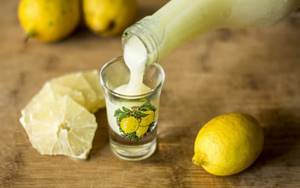 Вкусный рецепт настойки на лимоне и самогоне